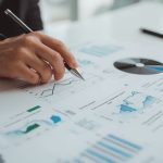 Lucid_Realism_Gambar_realistis_dari_Menganalisis_Kompetitor_To_0